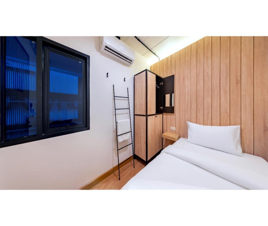 Siam Subway Hostel And Cafe بانكوك المظهر الخارجي الصورة