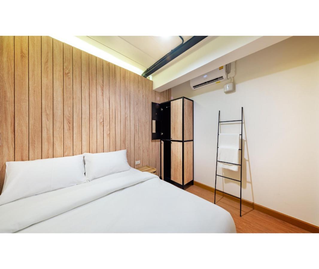 Siam Subway Hostel And Cafe بانكوك المظهر الخارجي الصورة